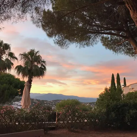 Prázdninový dům Haus Mit Garten Ueber Der Bucht Von Cannes *