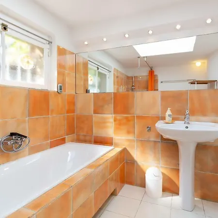 Prázdninový dům Haus Mit Garten Ueber Der Bucht Von Cannes *