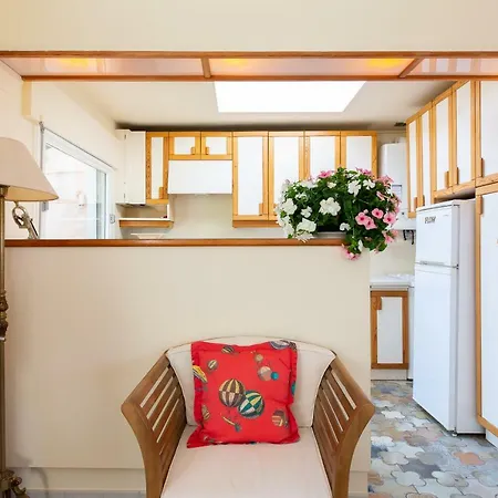 Haus Mit Garten Ueber Der Bucht Von Cannes Prázdninový dům