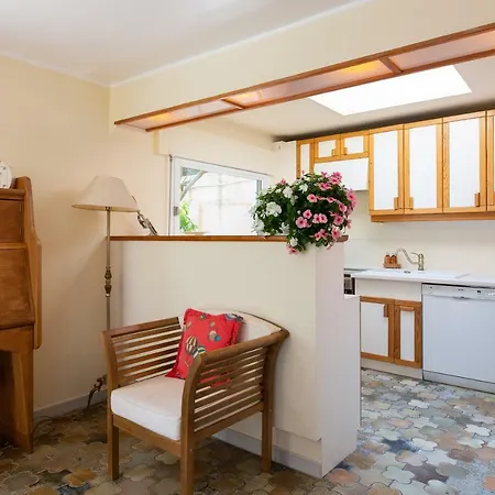 Haus Mit Garten Ueber Der Bucht Von Cannes Prázdninový dům Vallauris