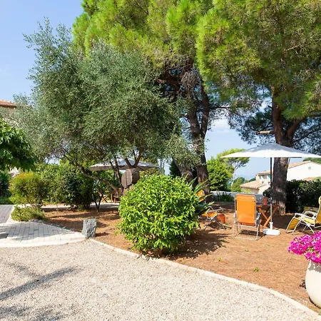 Prázdninový dům Haus Mit Garten Ueber Der Bucht Von Cannes Vallauris