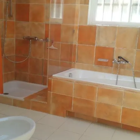 Haus Mit Garten Ueber Der Bucht Von Cannes Vallauris