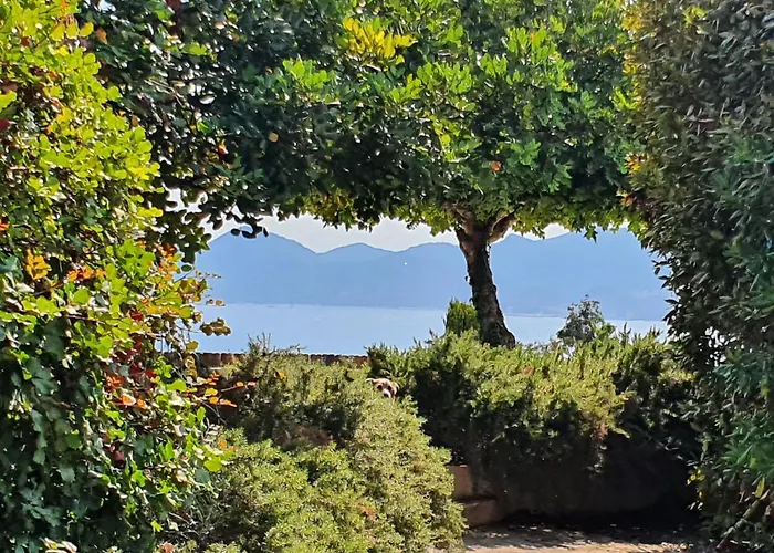 Prázdninový dům Haus Mit Garten Ueber Der Bucht Von Cannes *