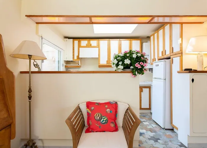 Haus Mit Garten Ueber Der Bucht Von Cannes Prázdninový dům