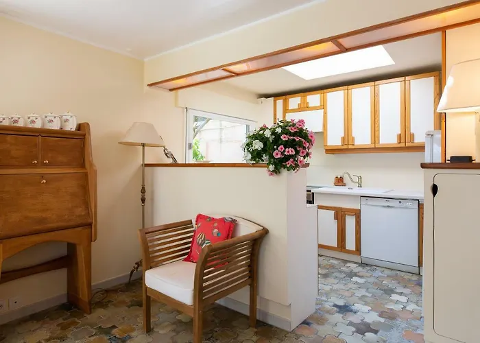 Haus Mit Garten Ueber Der Bucht Von Cannes Prázdninový dům Vallauris