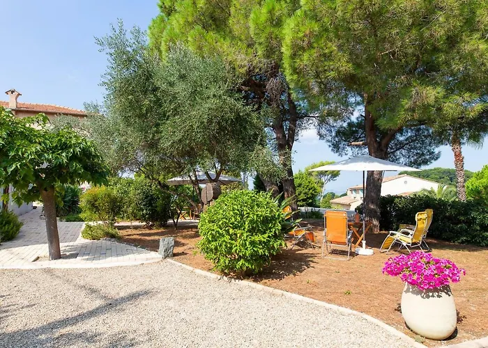 Prázdninový dům Haus Mit Garten Ueber Der Bucht Von Cannes Vallauris