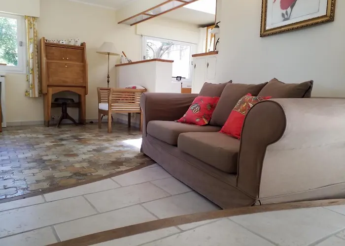 Prázdninový dům Haus Mit Garten Ueber Der Bucht Von Cannes *